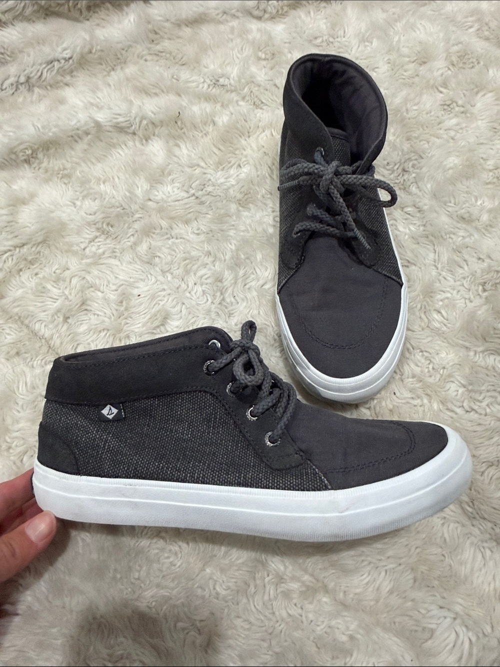 Sperry Crest Knoll mid-top canvas sneakers in Gray Woman’s Size 7